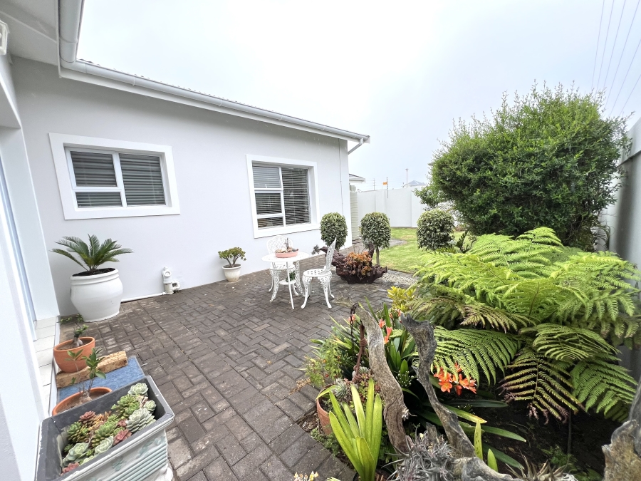 2 Bedroom Property for Sale in Fountains Estate Eastern Cape
